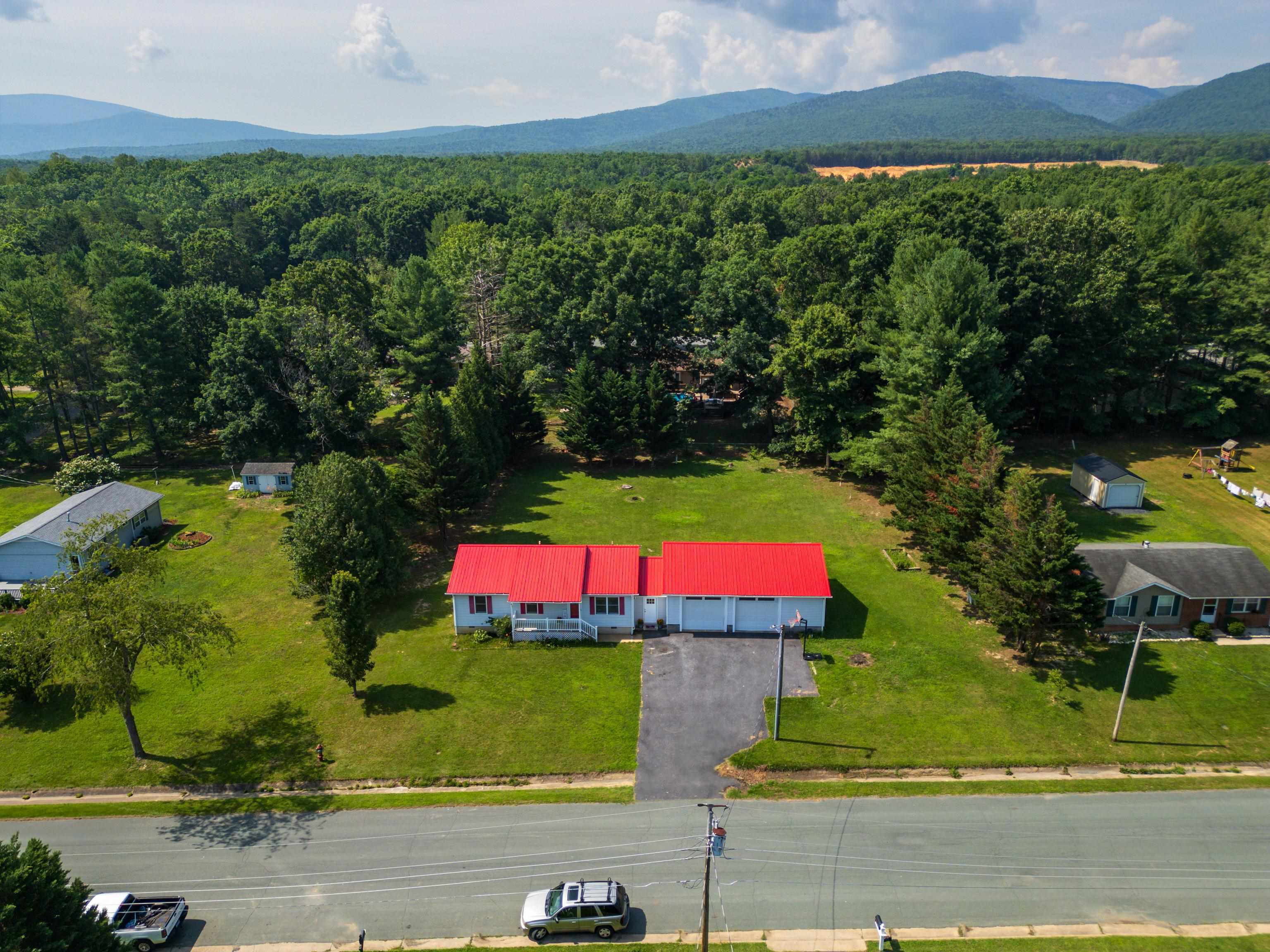 57 GREENBRIAR LN, STUARTS DRAFT, Virginia 24477, 3 Bedrooms Bedrooms, ,2 BathroomsBathrooms,Residential,57 GREENBRIAR LN,666288 MLS # 666288