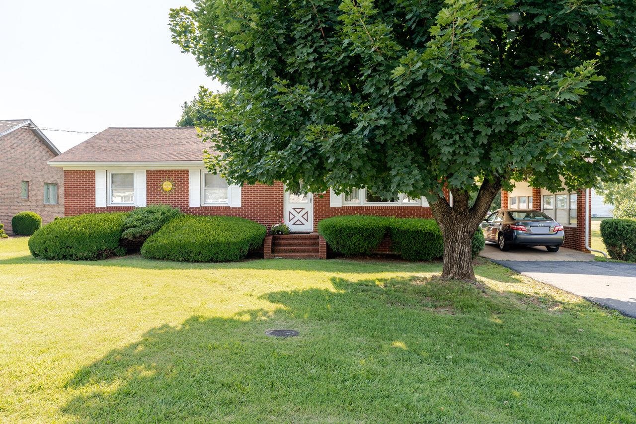 205 LEWIS AVE, ELKTON, Virginia 22827, 3 Bedrooms Bedrooms, ,1 BathroomBathrooms,Residential,205 LEWIS AVE,666293 MLS # 666293