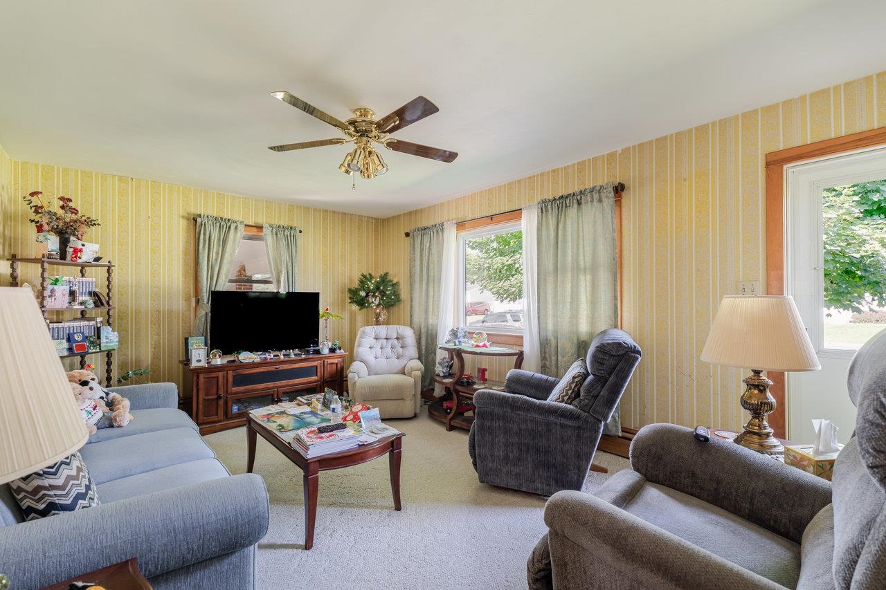 205 LEWIS AVE, ELKTON, Virginia 22827, 3 Bedrooms Bedrooms, ,1 BathroomBathrooms,Residential,205 LEWIS AVE,666293 MLS # 666293