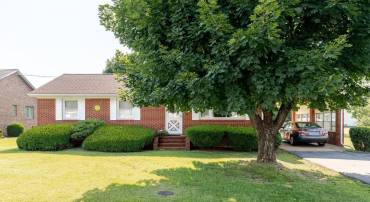 205 LEWIS AVE, ELKTON, Virginia 22827, 3 Bedrooms Bedrooms, ,1 BathroomBathrooms,Residential,205 LEWIS AVE,666293 MLS # 666293