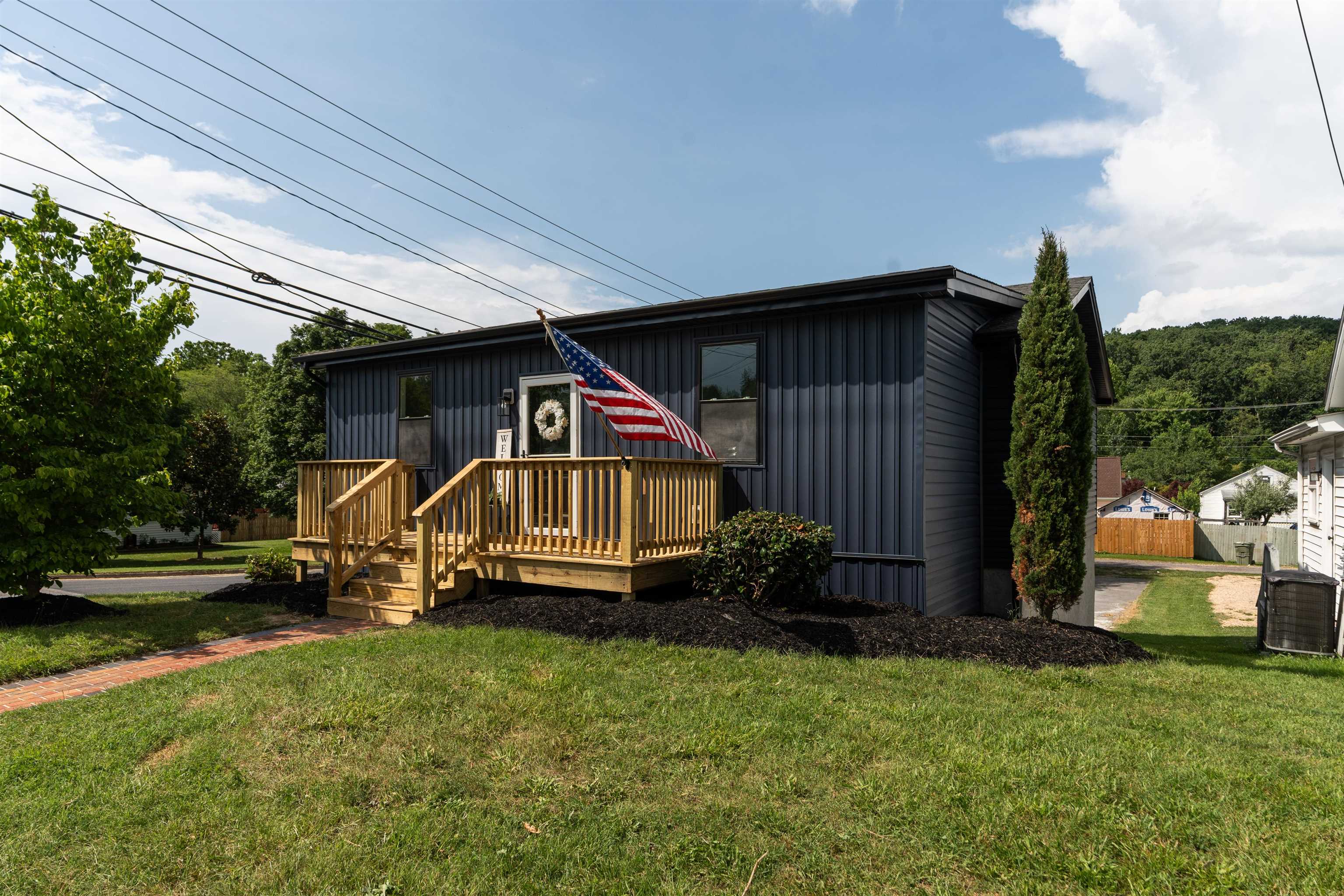 1401 B ST, WAYNESBORO, Virginia 22980, 4 Bedrooms Bedrooms, ,2 BathroomsBathrooms,Residential,1401 B ST,666295 MLS # 666295