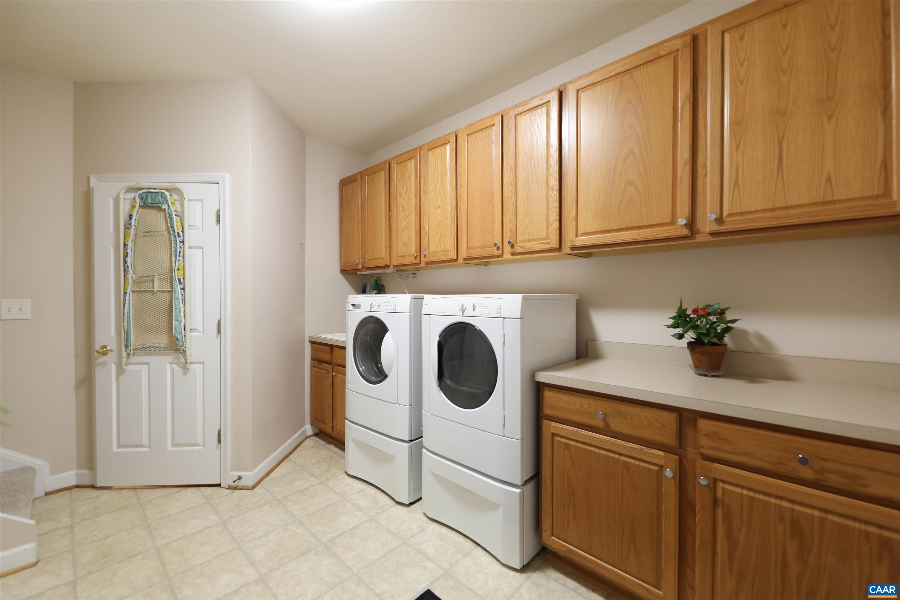 515 BROADLEAF WAY, CHARLOTTESVILLE, Virginia 22911, 3 Bedrooms Bedrooms, ,2 BathroomsBathrooms,Residential,515 BROADLEAF WAY,666297 MLS # 666297