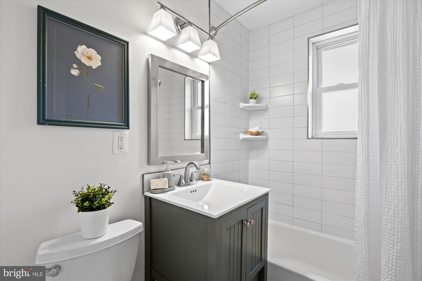 3017 FULTON ST, ALEXANDRIA, Virginia 22305, 3 Bedrooms Bedrooms, ,2 BathroomsBathrooms,Residential,For sale,3017 FULTON ST,VAAX2045602 MLS # VAAX2045602