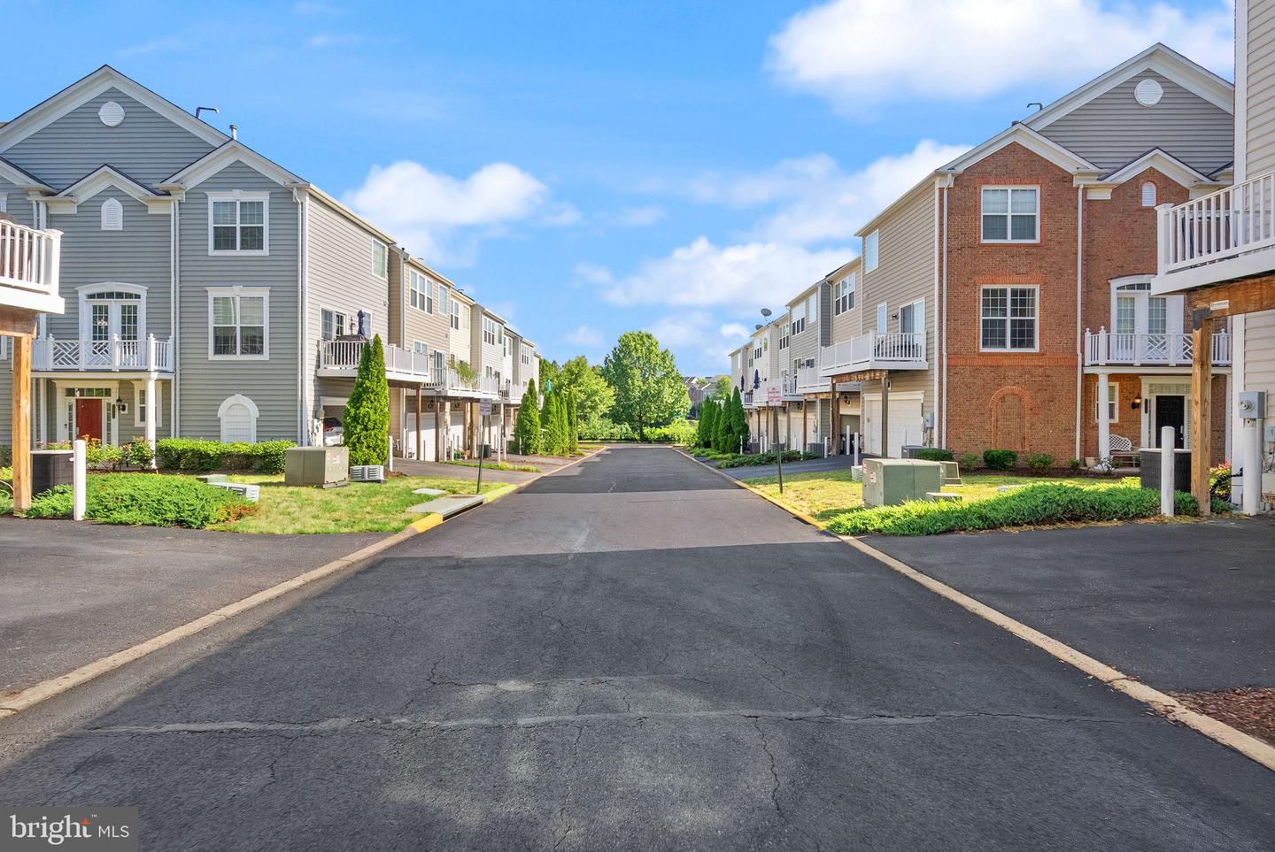 14658 CROSSFIELD WAY, WOODBRIDGE, Virginia 22191, 3 Bedrooms Bedrooms, ,2 BathroomsBathrooms,Residential,For sale,14658 CROSSFIELD WAY,VAPW2095860 MLS # VAPW2095860