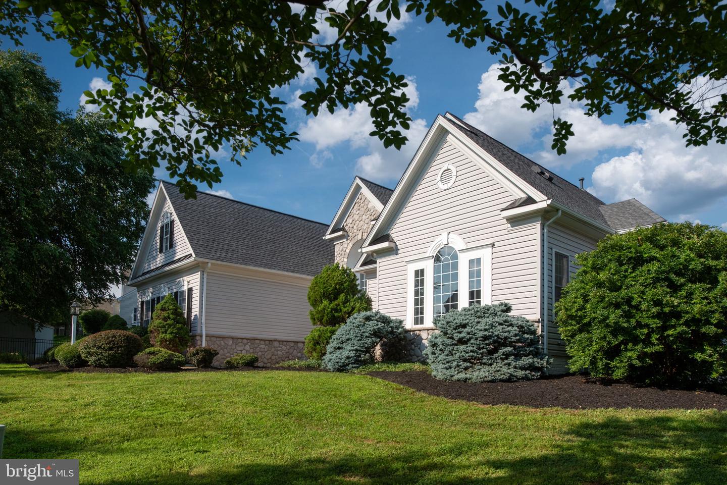 715 CONSTANTINE CT, WARRENTON, Virginia 20186, 5 Bedrooms Bedrooms, ,4 BathroomsBathrooms,Residential,For sale,715 CONSTANTINE CT,VAFQ2016868 MLS # VAFQ2016868