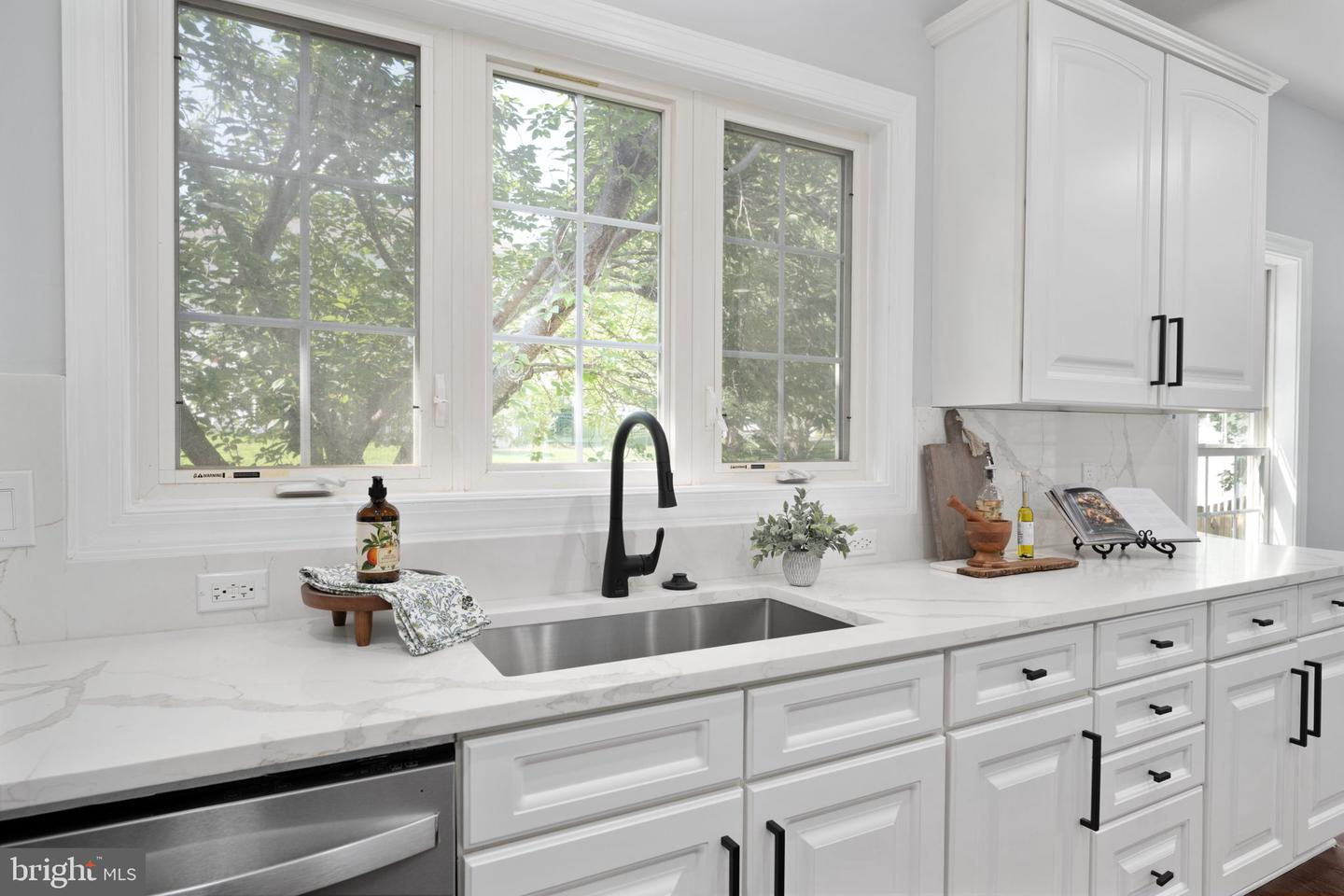 715 CONSTANTINE CT, WARRENTON, Virginia 20186, 5 Bedrooms Bedrooms, ,4 BathroomsBathrooms,Residential,For sale,715 CONSTANTINE CT,VAFQ2016868 MLS # VAFQ2016868