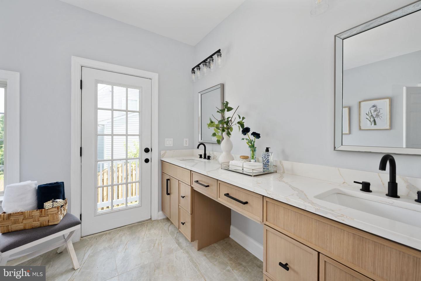 715 CONSTANTINE CT, WARRENTON, Virginia 20186, 5 Bedrooms Bedrooms, ,4 BathroomsBathrooms,Residential,For sale,715 CONSTANTINE CT,VAFQ2016868 MLS # VAFQ2016868