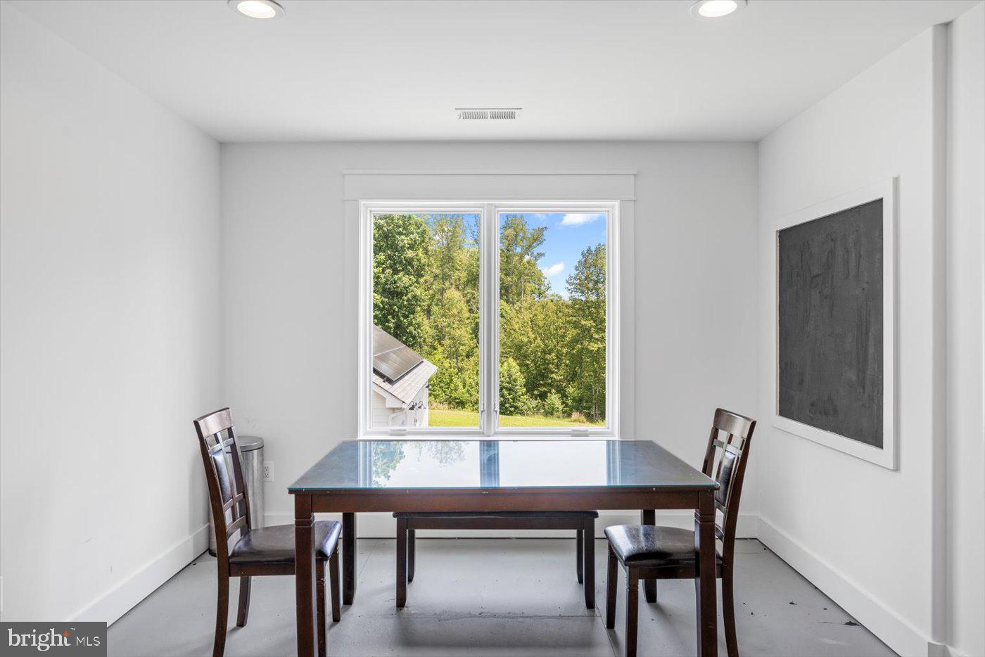 10815 DOWNTON AVE, SPOTSYLVANIA, Virginia 22553, 6 Bedrooms Bedrooms, ,4 BathroomsBathrooms,Residential,For sale,10815 DOWNTON AVE,VASP2033596 MLS # VASP2033596