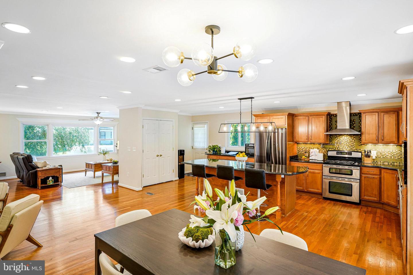 106 YEONAS DR SE, VIENNA, Virginia 22180, 5 Bedrooms Bedrooms, 6 Rooms Rooms,4 BathroomsBathrooms,Residential,For sale,106 YEONAS DR SE,VAFX2245080 MLS # VAFX2245080