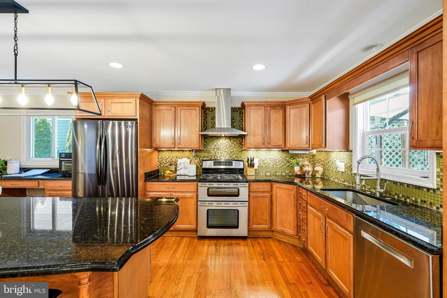 106 YEONAS DR SE, VIENNA, Virginia 22180, 5 Bedrooms Bedrooms, 6 Rooms Rooms,4 BathroomsBathrooms,Residential,For sale,106 YEONAS DR SE,VAFX2245080 MLS # VAFX2245080