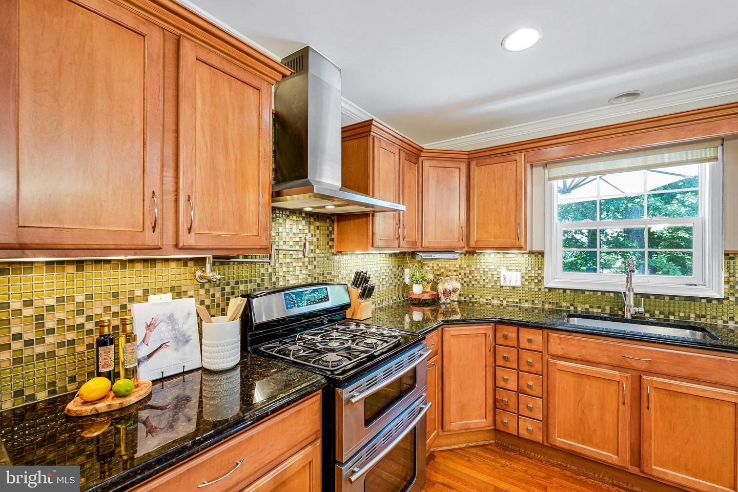 106 YEONAS DR SE, VIENNA, Virginia 22180, 5 Bedrooms Bedrooms, 6 Rooms Rooms,4 BathroomsBathrooms,Residential,For sale,106 YEONAS DR SE,VAFX2245080 MLS # VAFX2245080