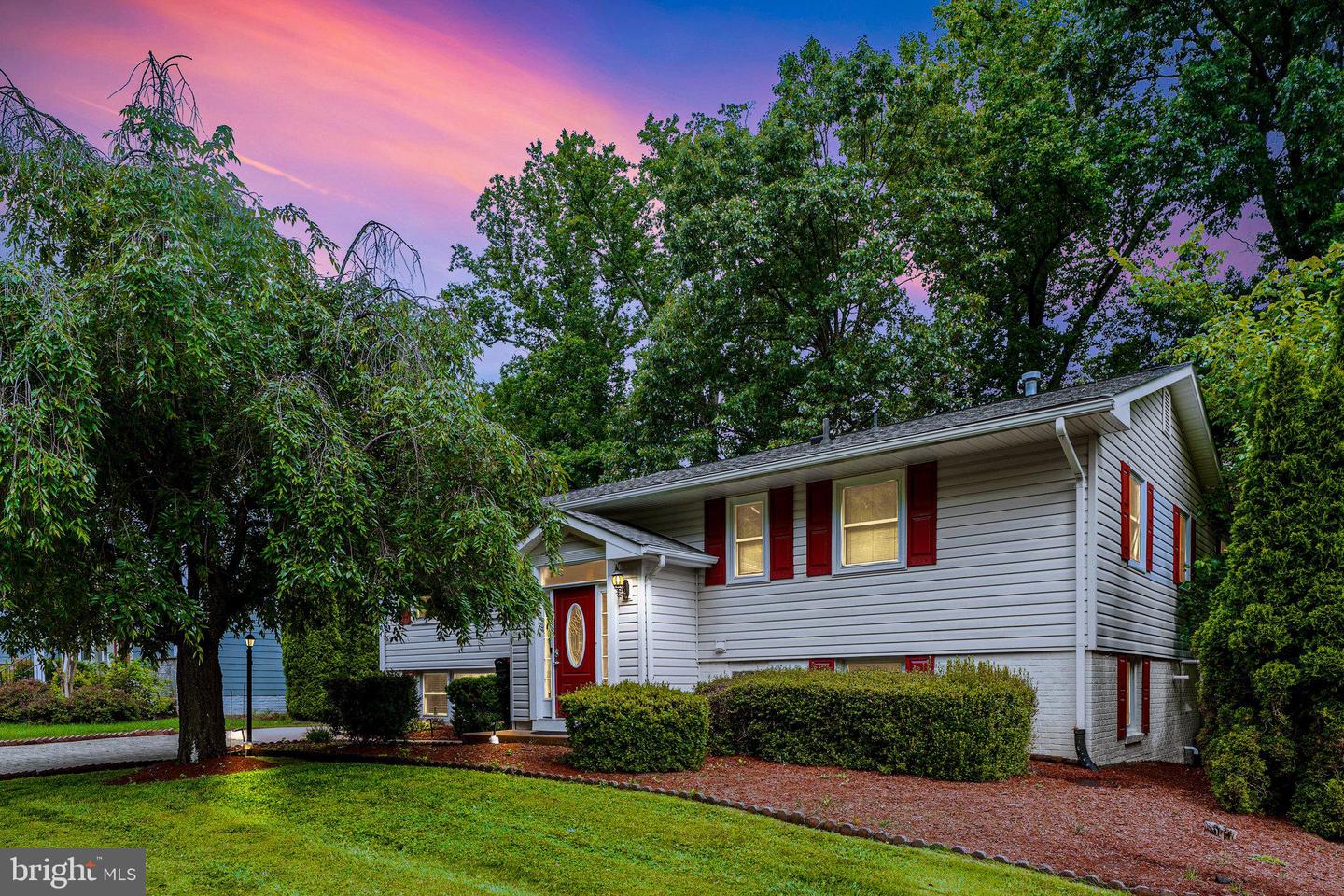 106 YEONAS DR SE, VIENNA, Virginia 22180, 5 Bedrooms Bedrooms, 6 Rooms Rooms,4 BathroomsBathrooms,Residential,For sale,106 YEONAS DR SE,VAFX2245080 MLS # VAFX2245080
