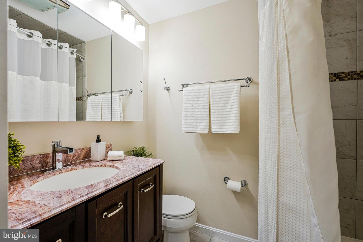 106 YEONAS DR SE, VIENNA, Virginia 22180, 5 Bedrooms Bedrooms, 6 Rooms Rooms,4 BathroomsBathrooms,Residential,For sale,106 YEONAS DR SE,VAFX2245080 MLS # VAFX2245080