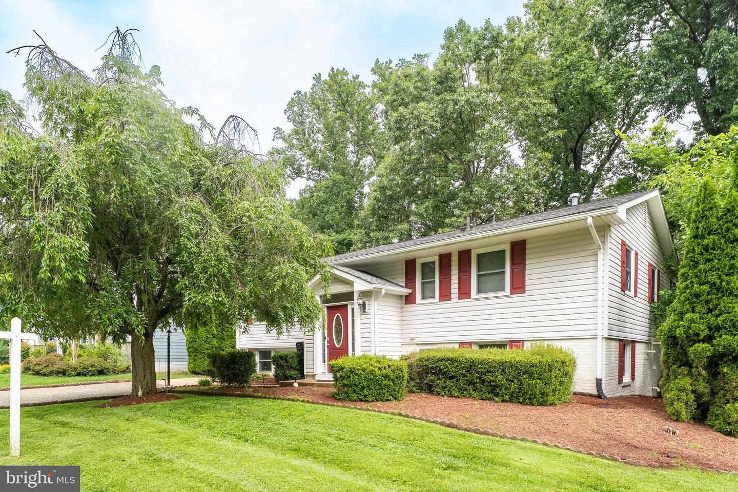 106 YEONAS DR SE, VIENNA, Virginia 22180, 5 Bedrooms Bedrooms, 6 Rooms Rooms,4 BathroomsBathrooms,Residential,For sale,106 YEONAS DR SE,VAFX2245080 MLS # VAFX2245080
