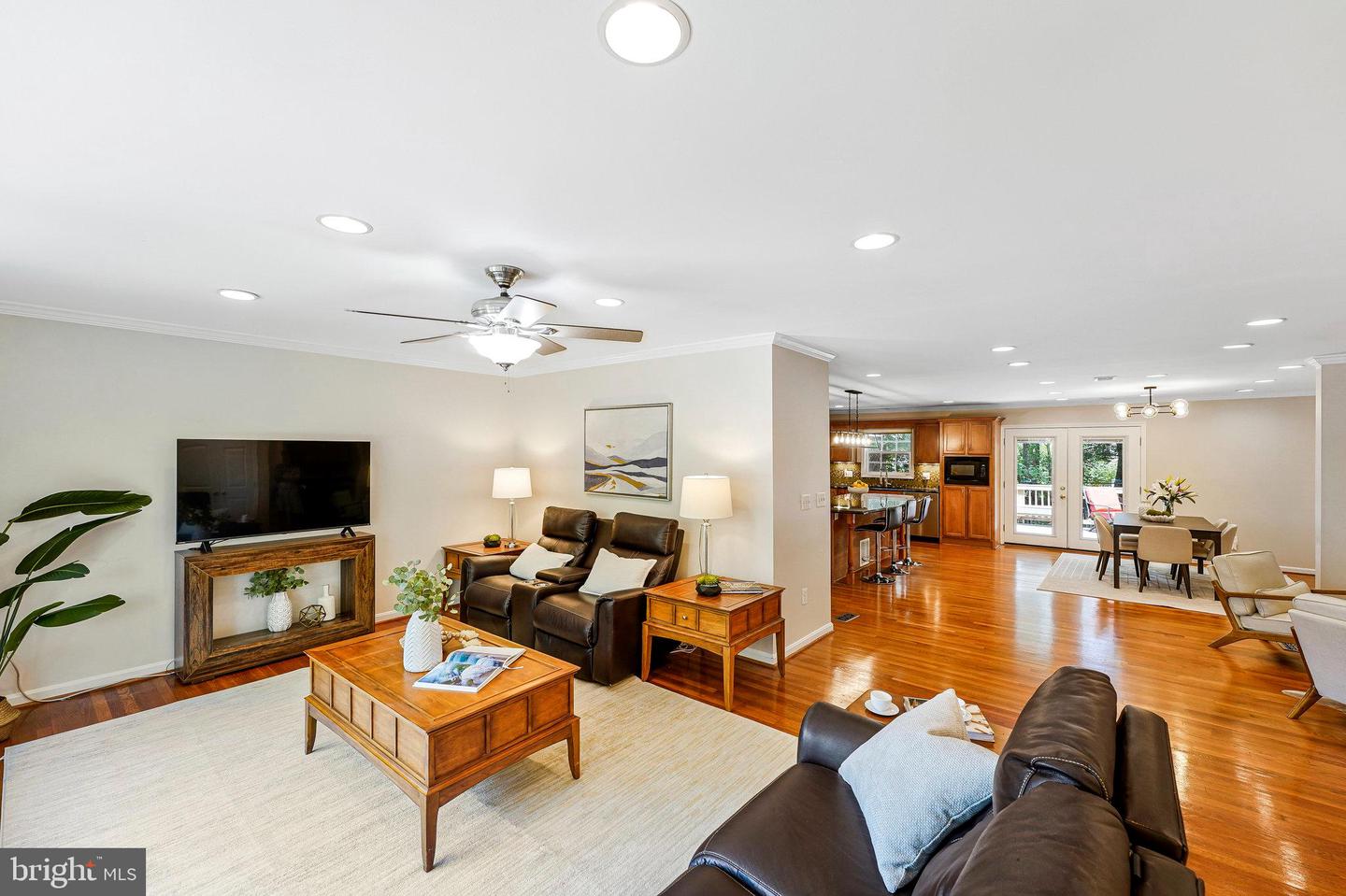 106 YEONAS DR SE, VIENNA, Virginia 22180, 5 Bedrooms Bedrooms, 6 Rooms Rooms,4 BathroomsBathrooms,Residential,For sale,106 YEONAS DR SE,VAFX2245080 MLS # VAFX2245080