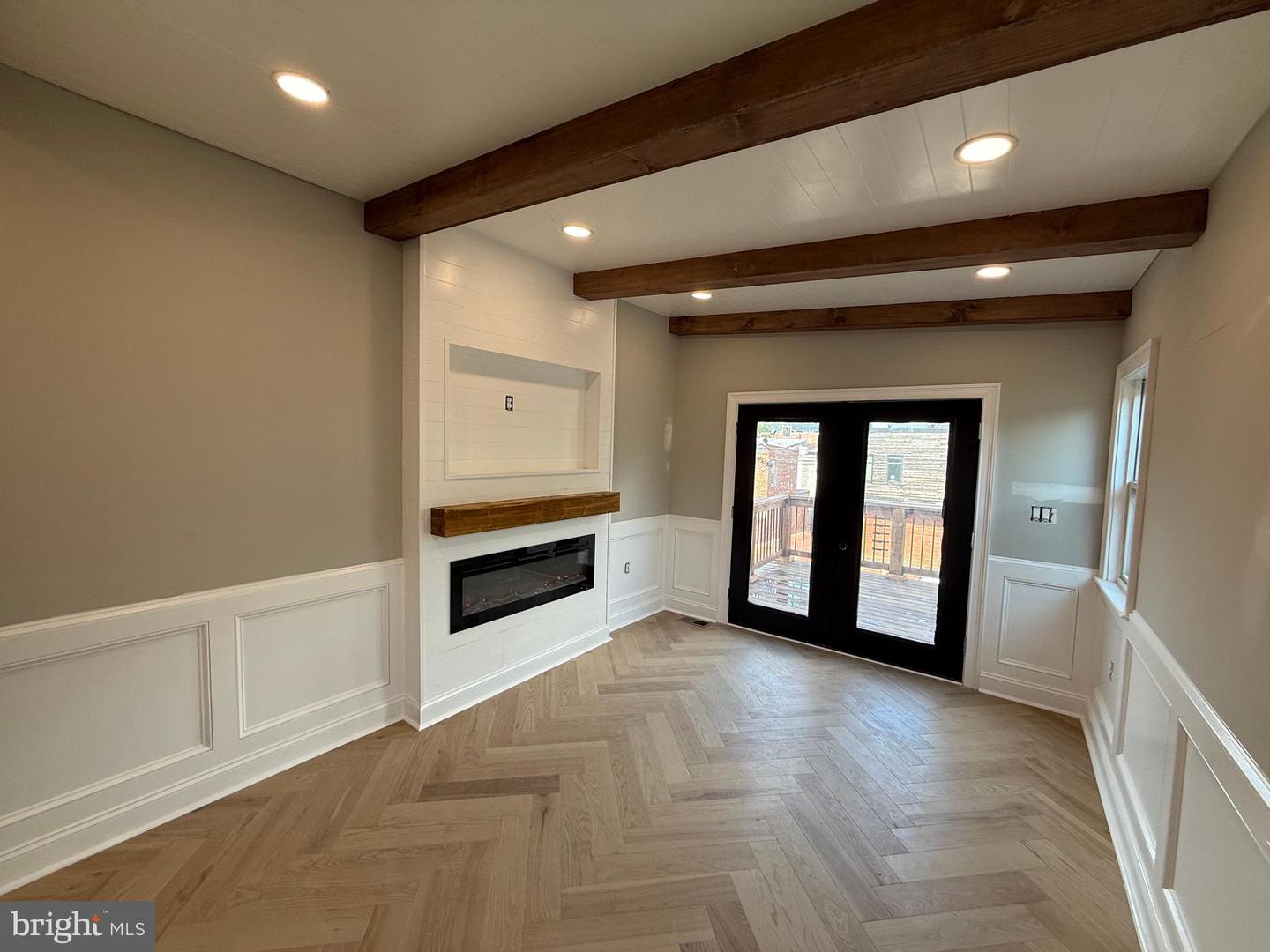 422 11TH ST SE, WASHINGTON, District Of Columbia 20003, 3 Bedrooms Bedrooms, ,2 BathroomsBathrooms,Residential,For sale,422 11TH ST SE,DCDC2203930 MLS # DCDC2203930