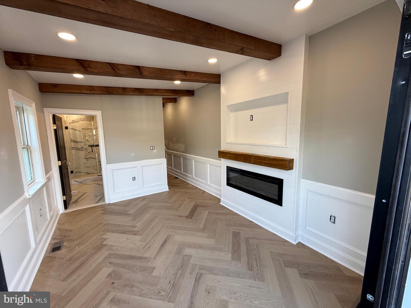 422 11TH ST SE, WASHINGTON, District Of Columbia 20003, 3 Bedrooms Bedrooms, ,2 BathroomsBathrooms,Residential,For sale,422 11TH ST SE,DCDC2203930 MLS # DCDC2203930