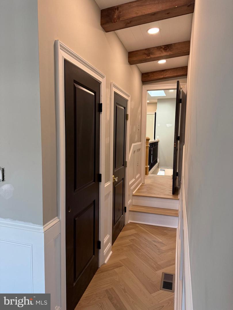 422 11TH ST SE, WASHINGTON, District Of Columbia 20003, 3 Bedrooms Bedrooms, ,2 BathroomsBathrooms,Residential,For sale,422 11TH ST SE,DCDC2203930 MLS # DCDC2203930