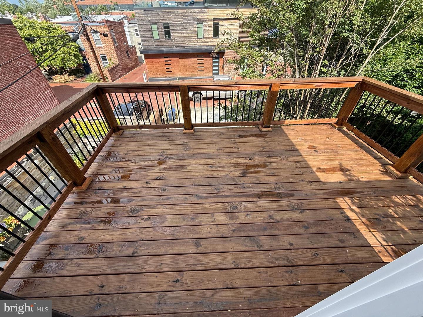422 11TH ST SE, WASHINGTON, District Of Columbia 20003, 3 Bedrooms Bedrooms, ,2 BathroomsBathrooms,Residential,For sale,422 11TH ST SE,DCDC2203930 MLS # DCDC2203930
