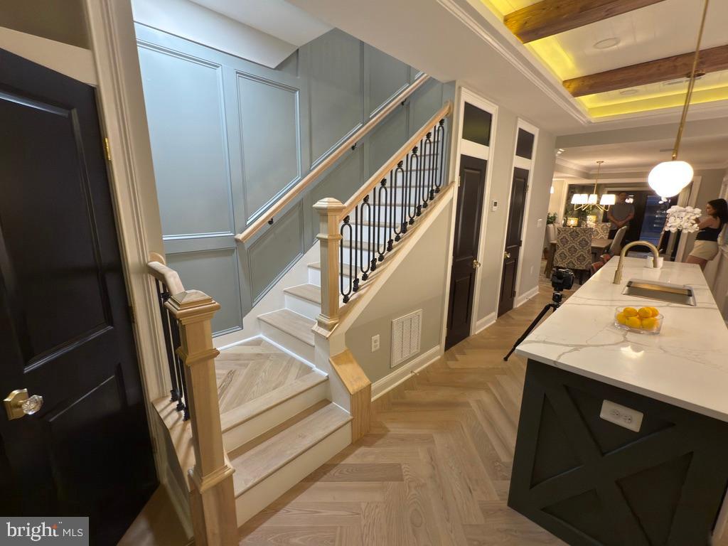 422 11TH ST SE, WASHINGTON, District Of Columbia 20003, 3 Bedrooms Bedrooms, ,2 BathroomsBathrooms,Residential,For sale,422 11TH ST SE,DCDC2203930 MLS # DCDC2203930