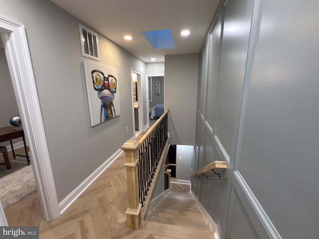 422 11TH ST SE, WASHINGTON, District Of Columbia 20003, 3 Bedrooms Bedrooms, ,2 BathroomsBathrooms,Residential,For sale,422 11TH ST SE,DCDC2203930 MLS # DCDC2203930