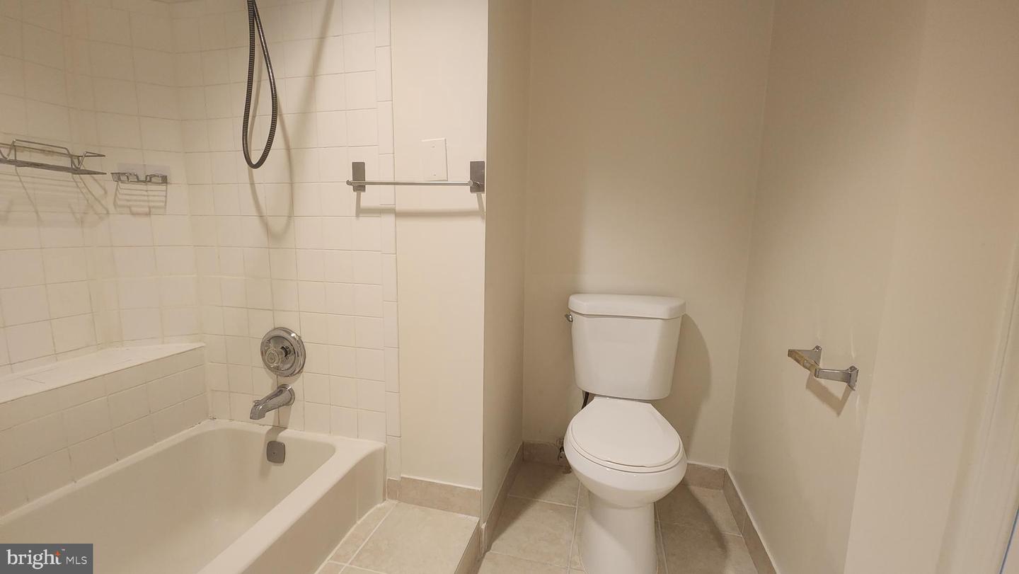 7705 LAFAYETTE FOREST DR #77, ANNANDALE, Virginia 22003, 2 Bedrooms Bedrooms, ,2 BathroomsBathrooms,Residential,For sale,7705 LAFAYETTE FOREST DR #77,VAFX2245540 MLS # VAFX2245540