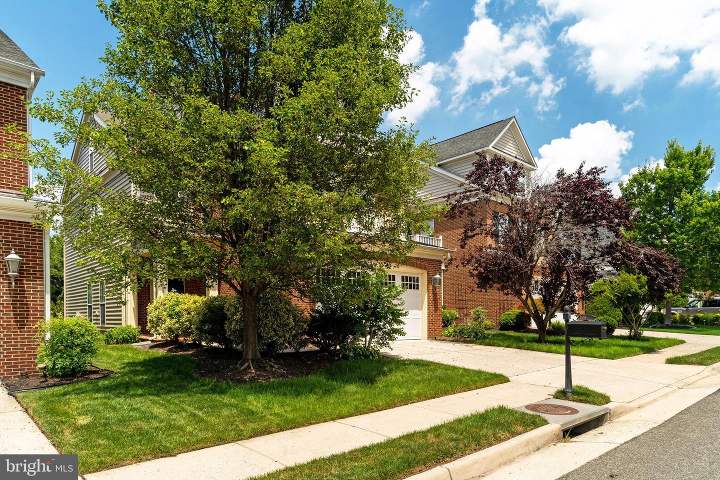 5968 MANORVIEW WAY, ALEXANDRIA, Virginia 22315, 4 Bedrooms Bedrooms, ,3 BathroomsBathrooms,Residential,For sale,5968 MANORVIEW WAY,VAFX2245582 MLS # VAFX2245582
