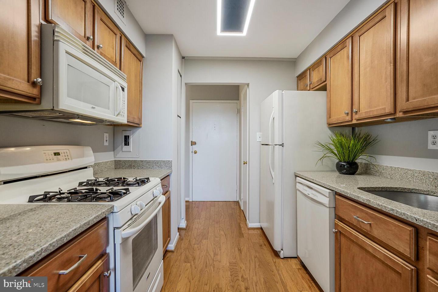 600 ROOSEVELT BLVD #510, FALLS CHURCH, Virginia 22044, 1 Bedroom Bedrooms, ,1 BathroomBathrooms,Residential,For sale,600 ROOSEVELT BLVD #510,VAFA2003072 MLS # VAFA2003072