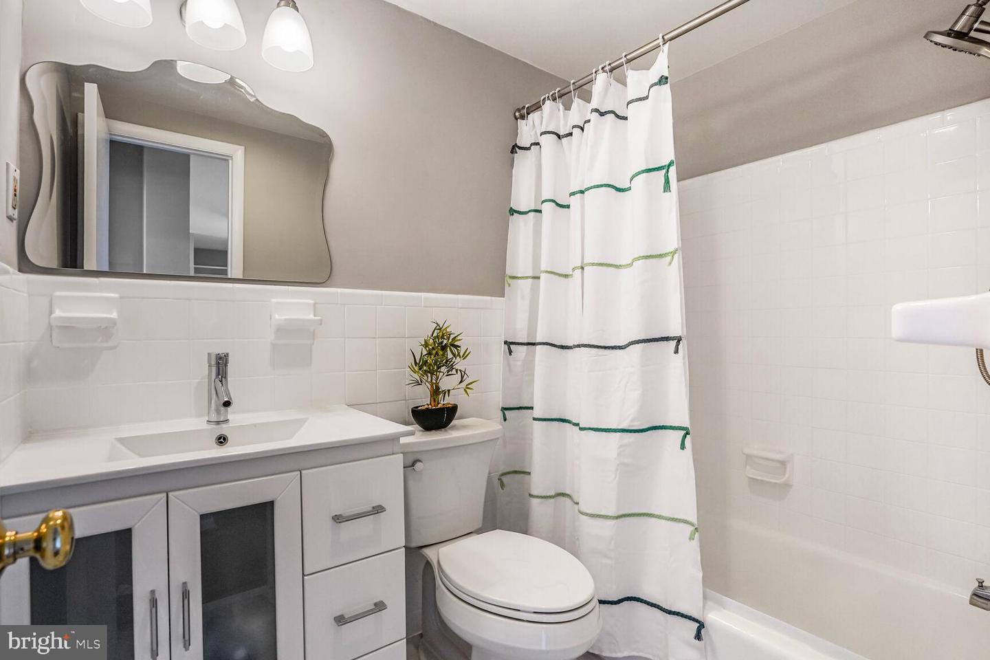 600 ROOSEVELT BLVD #510, FALLS CHURCH, Virginia 22044, 1 Bedroom Bedrooms, ,1 BathroomBathrooms,Residential,For sale,600 ROOSEVELT BLVD #510,VAFA2003072 MLS # VAFA2003072