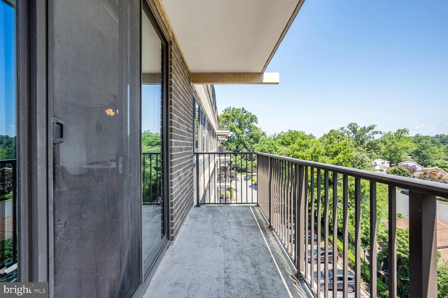 600 ROOSEVELT BLVD #510, FALLS CHURCH, Virginia 22044, 1 Bedroom Bedrooms, ,1 BathroomBathrooms,Residential,For sale,600 ROOSEVELT BLVD #510,VAFA2003072 MLS # VAFA2003072