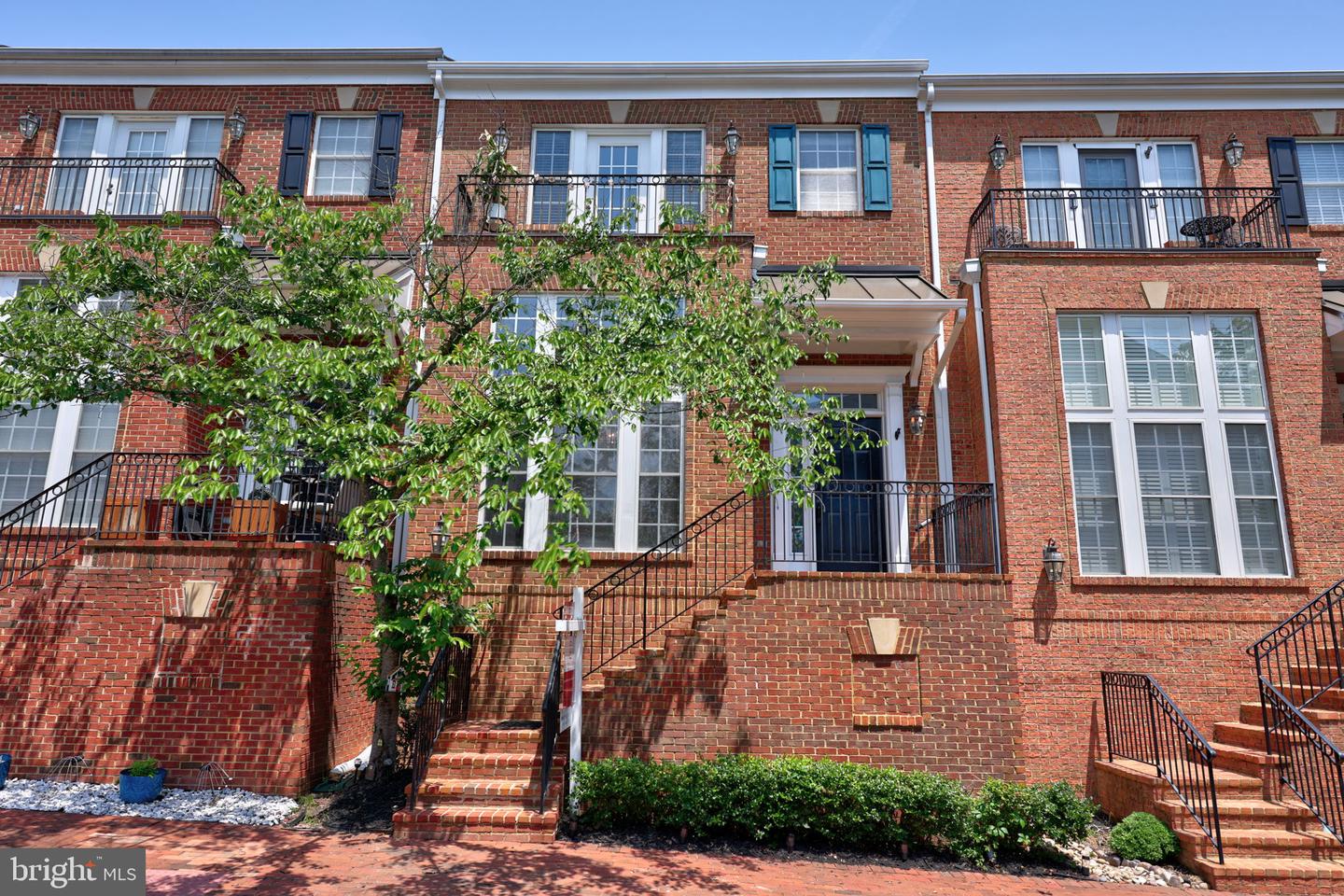 704 VESTAL ST, WOODBRIDGE, Virginia 22191, 3 Bedrooms Bedrooms, ,2 BathroomsBathrooms,Residential,For sale,704 VESTAL ST,VAPW2096494 MLS # VAPW2096494