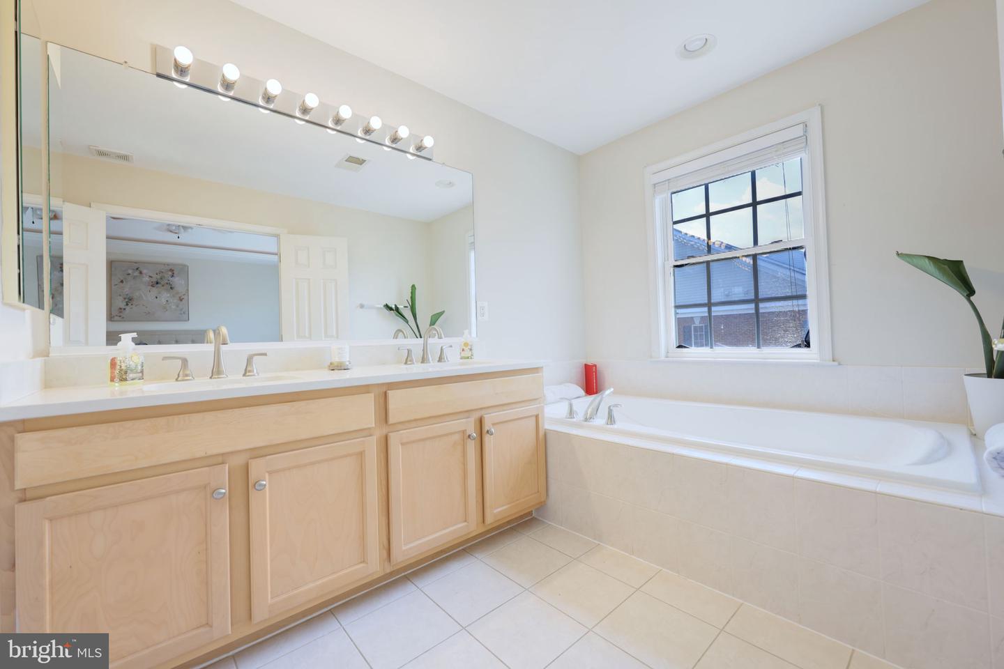 704 VESTAL ST, WOODBRIDGE, Virginia 22191, 3 Bedrooms Bedrooms, ,2 BathroomsBathrooms,Residential,For sale,704 VESTAL ST,VAPW2096494 MLS # VAPW2096494