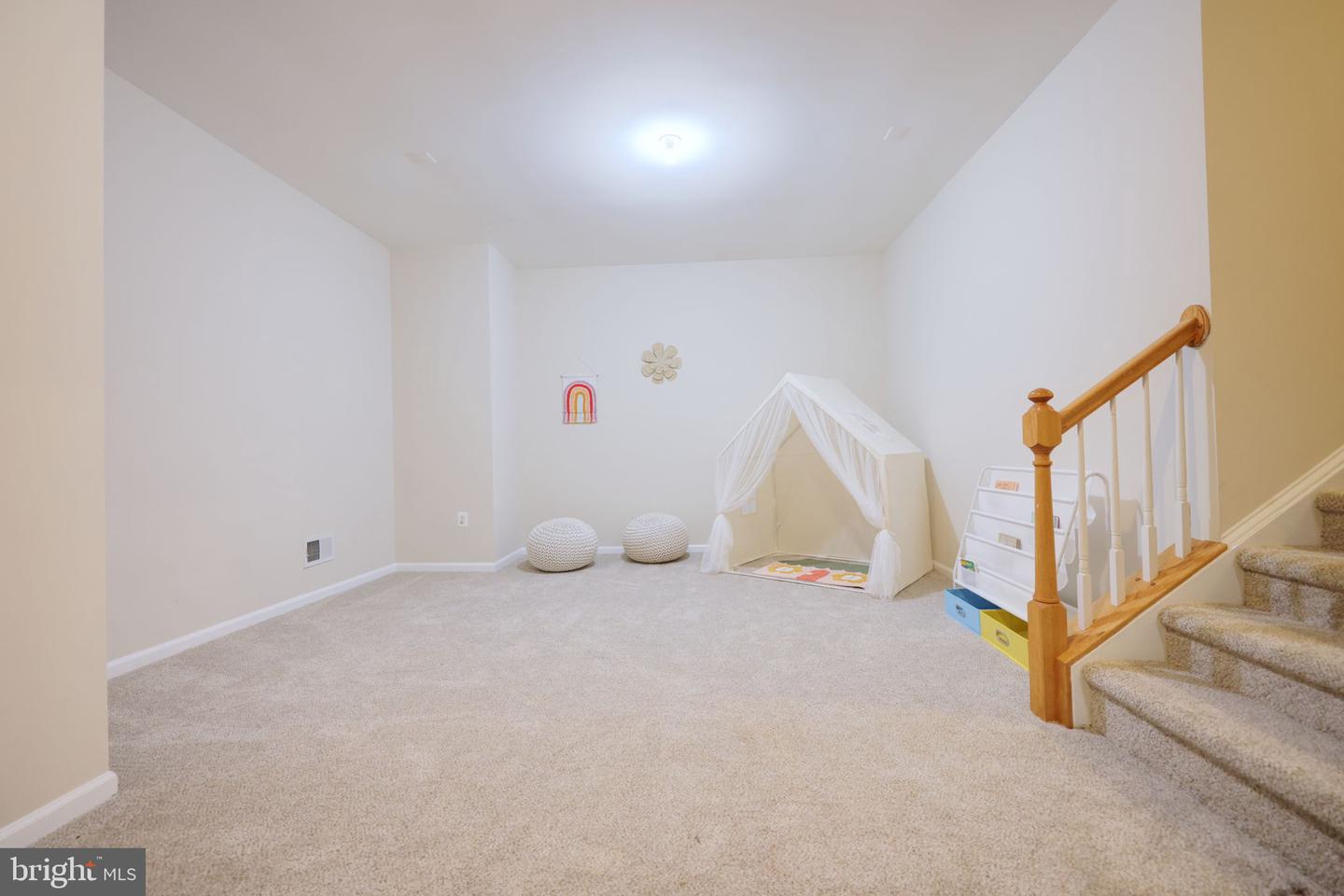 704 VESTAL ST, WOODBRIDGE, Virginia 22191, 3 Bedrooms Bedrooms, ,2 BathroomsBathrooms,Residential,For sale,704 VESTAL ST,VAPW2096494 MLS # VAPW2096494