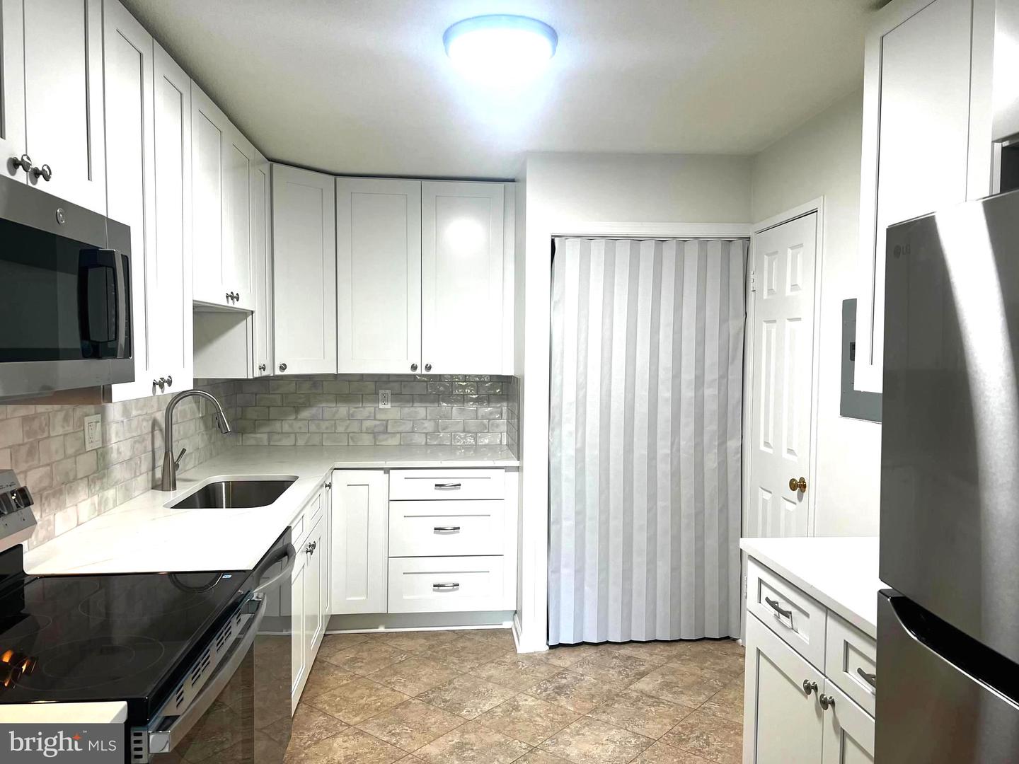 8350 GREENSBORO DR #218, MCLEAN, Virginia 22102, 1 Bedroom Bedrooms, 1 Room Rooms,1 BathroomBathrooms,Residential,For sale,8350 GREENSBORO DR #218,VAFX2246148 MLS # VAFX2246148