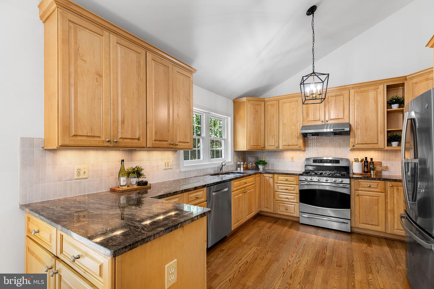 4920 SUNSET LN, ANNANDALE, Virginia 22003, 6 Bedrooms Bedrooms, ,4 BathroomsBathrooms,Residential,For sale,4920 SUNSET LN,VAFX2246212 MLS # VAFX2246212