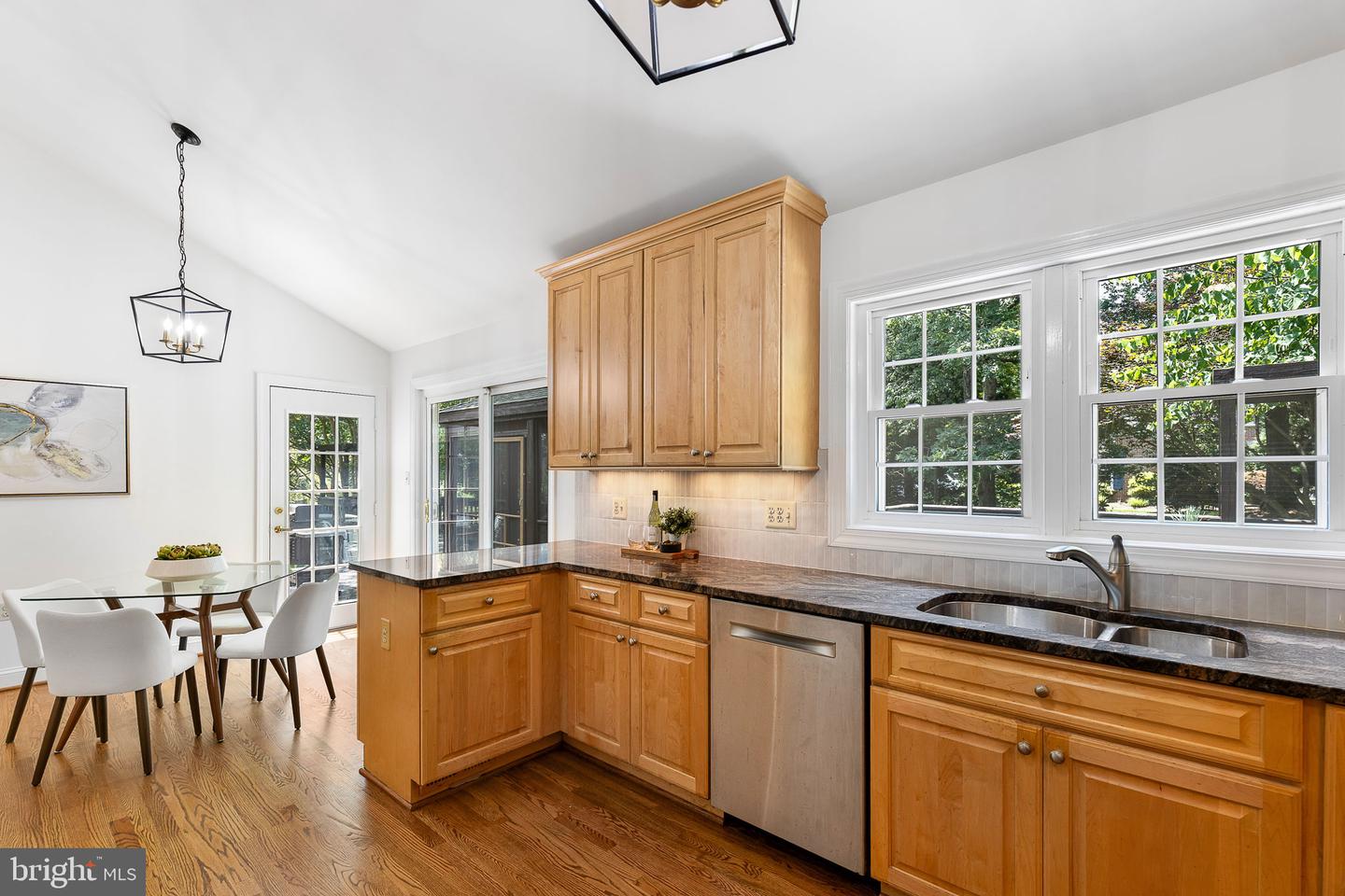 4920 SUNSET LN, ANNANDALE, Virginia 22003, 6 Bedrooms Bedrooms, ,4 BathroomsBathrooms,Residential,For sale,4920 SUNSET LN,VAFX2246212 MLS # VAFX2246212