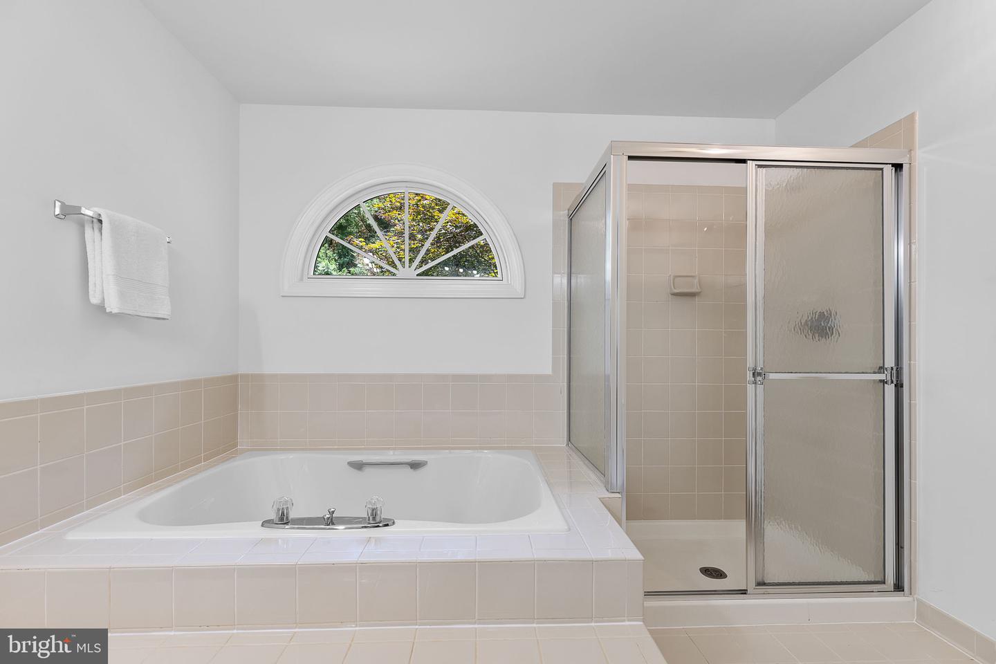 4920 SUNSET LN, ANNANDALE, Virginia 22003, 6 Bedrooms Bedrooms, ,4 BathroomsBathrooms,Residential,For sale,4920 SUNSET LN,VAFX2246212 MLS # VAFX2246212