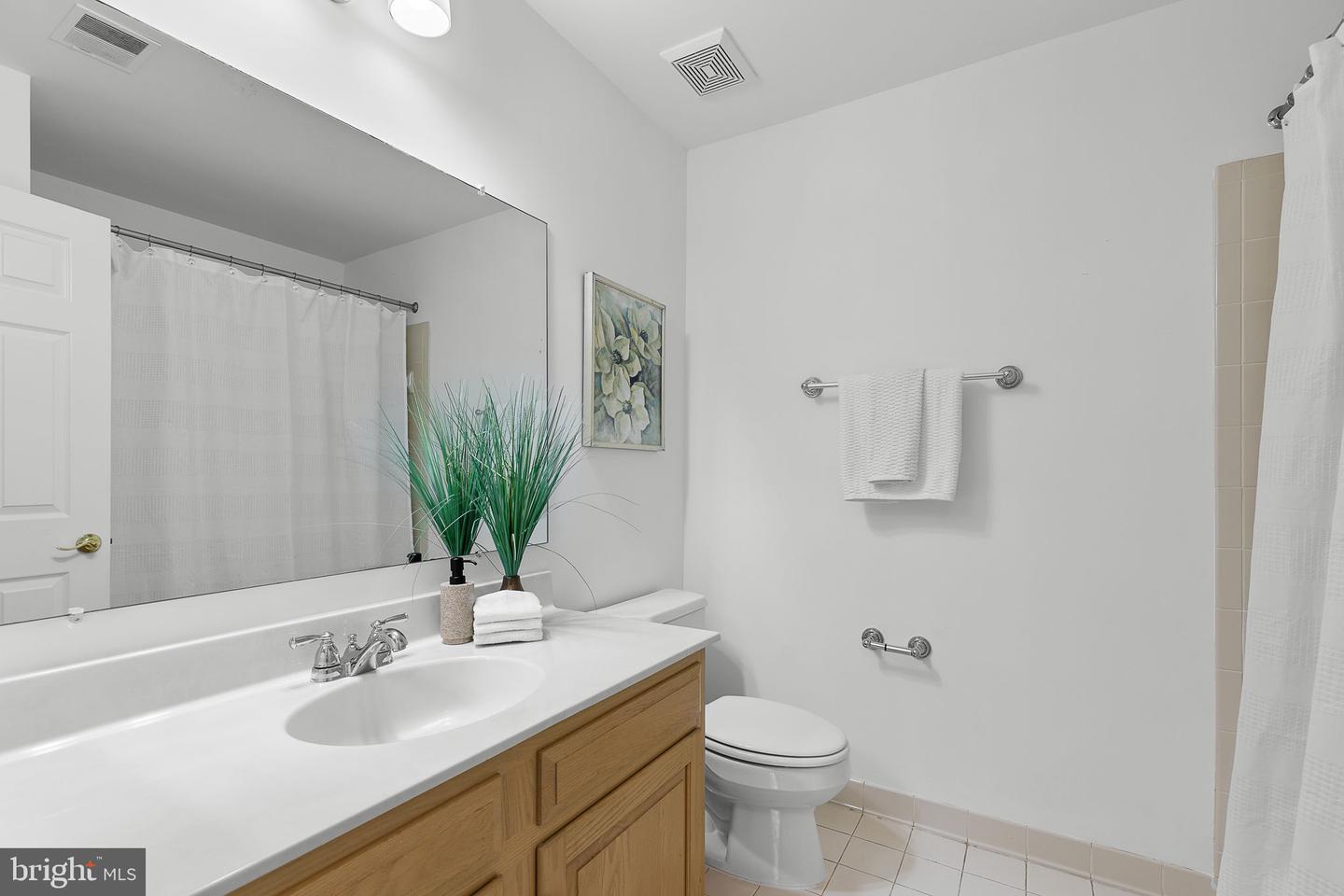 4920 SUNSET LN, ANNANDALE, Virginia 22003, 6 Bedrooms Bedrooms, ,4 BathroomsBathrooms,Residential,For sale,4920 SUNSET LN,VAFX2246212 MLS # VAFX2246212