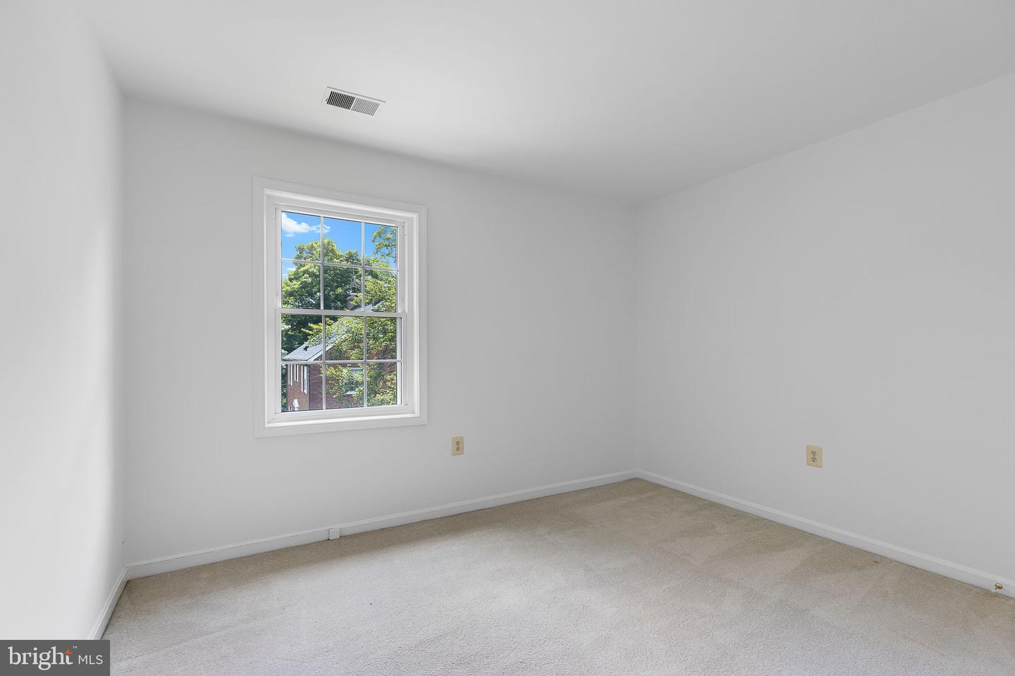 4920 SUNSET LN, ANNANDALE, Virginia 22003, 6 Bedrooms Bedrooms, ,4 BathroomsBathrooms,Residential,For sale,4920 SUNSET LN,VAFX2246212 MLS # VAFX2246212