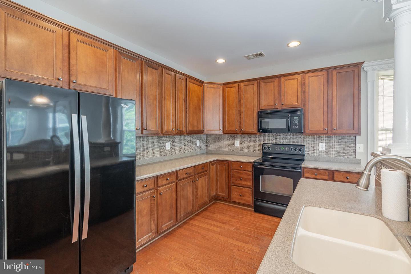 16073 DANCING LEAF PL, DUMFRIES, Virginia 22025, 3 Bedrooms Bedrooms, ,2 BathroomsBathrooms,Residential,For sale,16073 DANCING LEAF PL,VAPW2096632 MLS # VAPW2096632