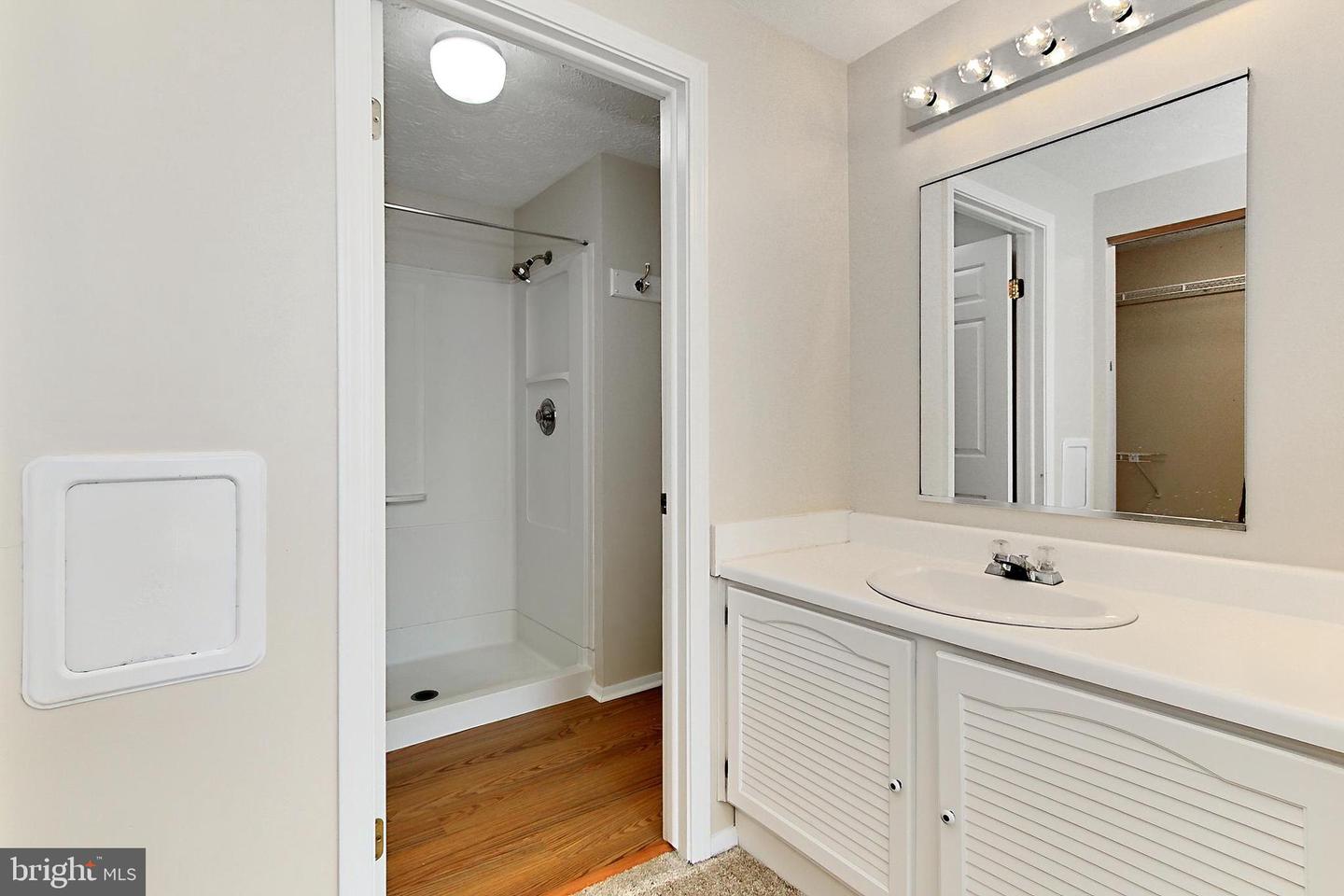 5509 YELLOW RAIL CT, FAIRFAX, Virginia 22032, 5 Bedrooms Bedrooms, ,3 BathroomsBathrooms,Residential,For sale,5509 YELLOW RAIL CT,VAFX2246474 MLS # VAFX2246474