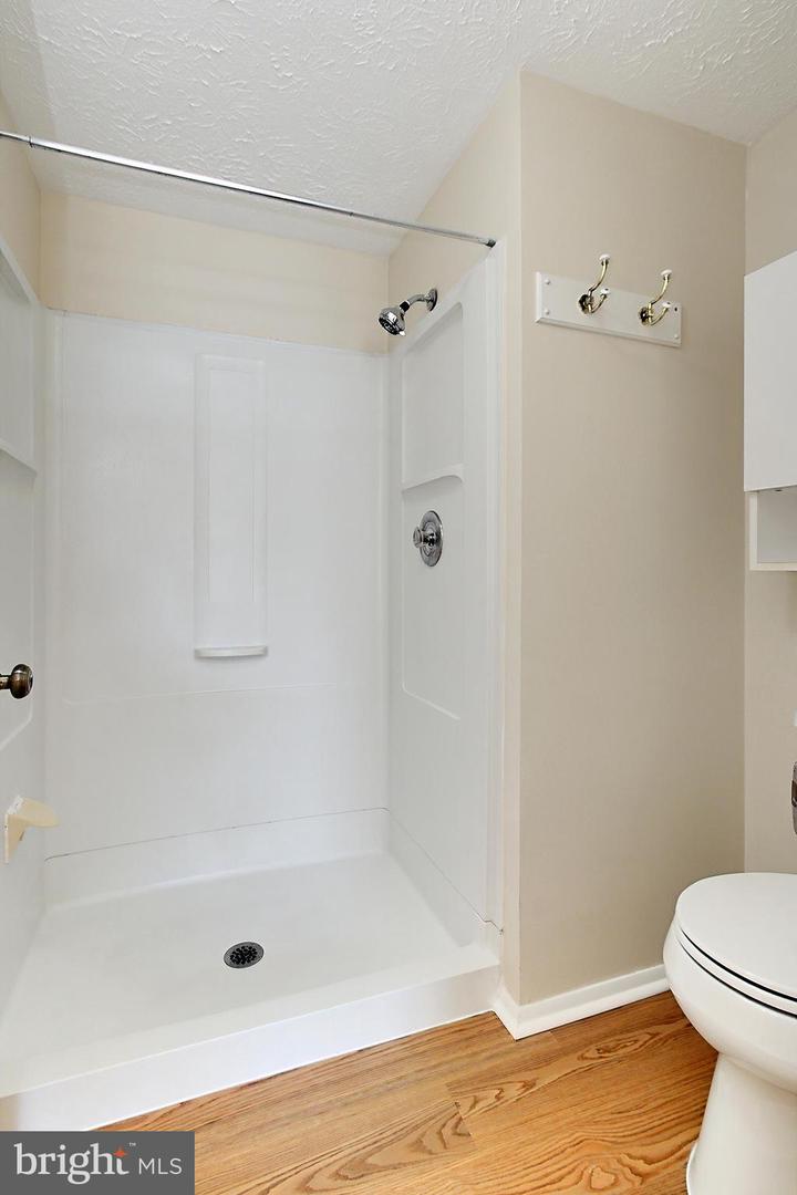 5509 YELLOW RAIL CT, FAIRFAX, Virginia 22032, 5 Bedrooms Bedrooms, ,3 BathroomsBathrooms,Residential,For sale,5509 YELLOW RAIL CT,VAFX2246474 MLS # VAFX2246474