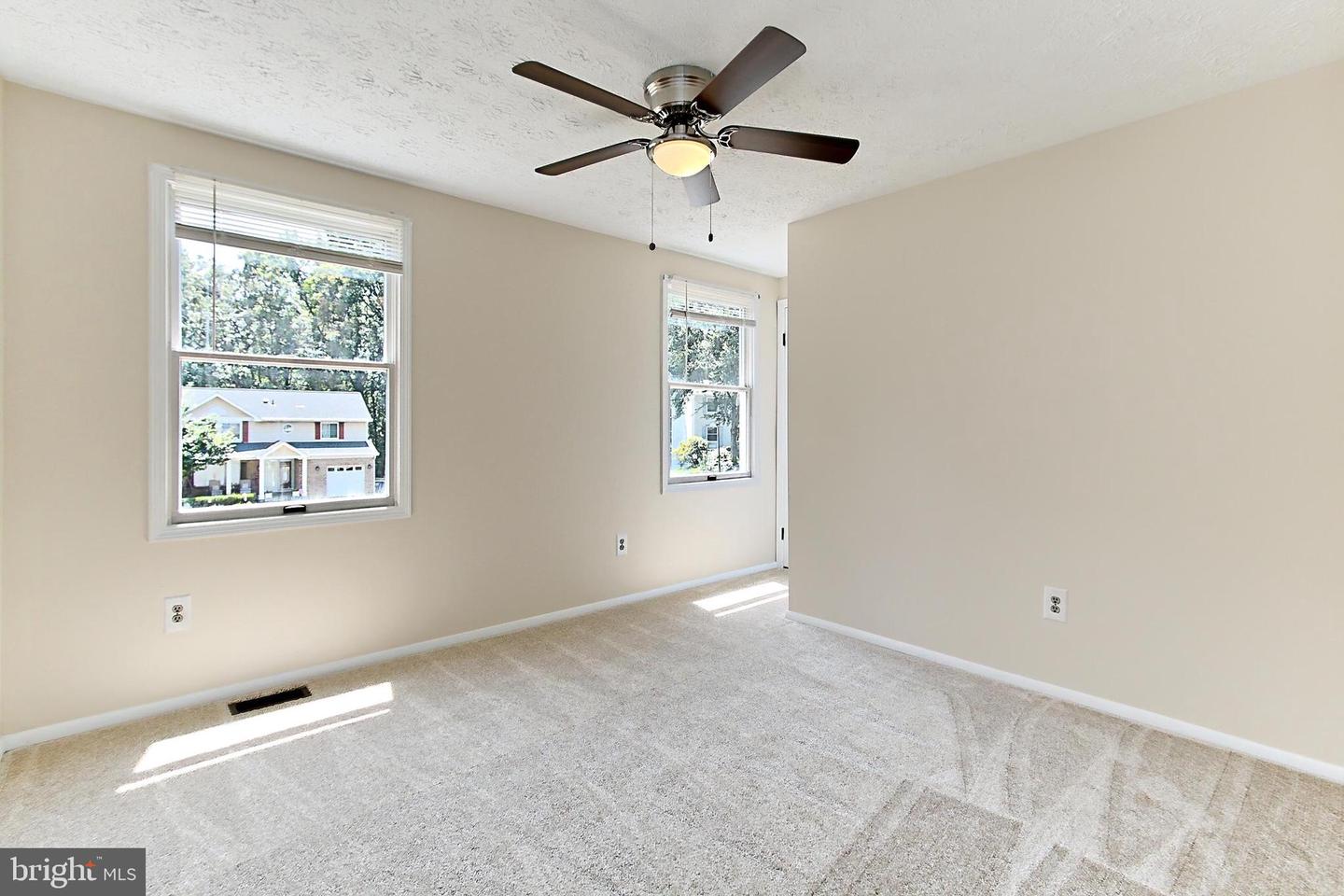 5509 YELLOW RAIL CT, FAIRFAX, Virginia 22032, 5 Bedrooms Bedrooms, ,3 BathroomsBathrooms,Residential,For sale,5509 YELLOW RAIL CT,VAFX2246474 MLS # VAFX2246474