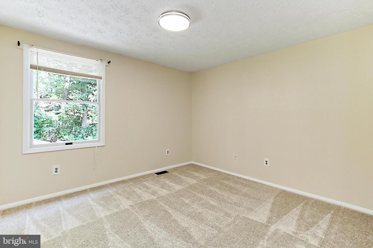 5509 YELLOW RAIL CT, FAIRFAX, Virginia 22032, 5 Bedrooms Bedrooms, ,3 BathroomsBathrooms,Residential,For sale,5509 YELLOW RAIL CT,VAFX2246474 MLS # VAFX2246474