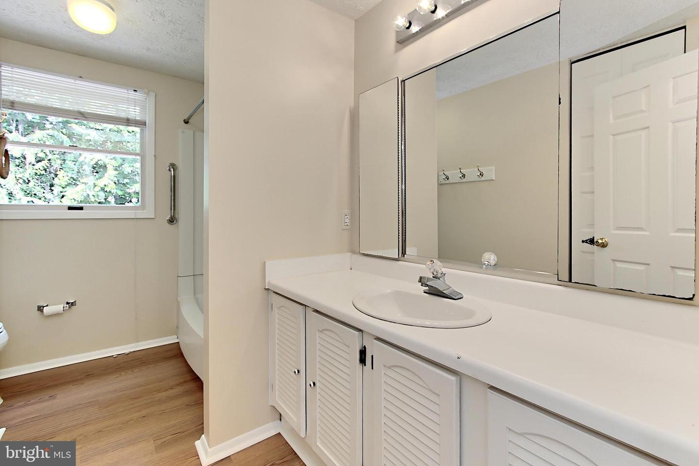 5509 YELLOW RAIL CT, FAIRFAX, Virginia 22032, 5 Bedrooms Bedrooms, ,3 BathroomsBathrooms,Residential,For sale,5509 YELLOW RAIL CT,VAFX2246474 MLS # VAFX2246474