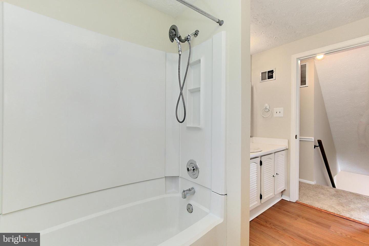 5509 YELLOW RAIL CT, FAIRFAX, Virginia 22032, 5 Bedrooms Bedrooms, ,3 BathroomsBathrooms,Residential,For sale,5509 YELLOW RAIL CT,VAFX2246474 MLS # VAFX2246474