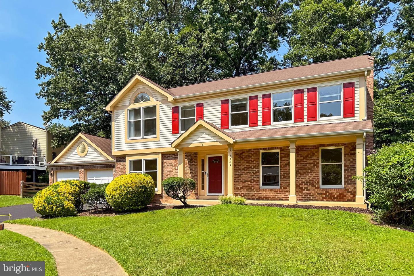 5509 YELLOW RAIL CT, FAIRFAX, Virginia 22032, 5 Bedrooms Bedrooms, ,3 BathroomsBathrooms,Residential,For sale,5509 YELLOW RAIL CT,VAFX2246474 MLS # VAFX2246474