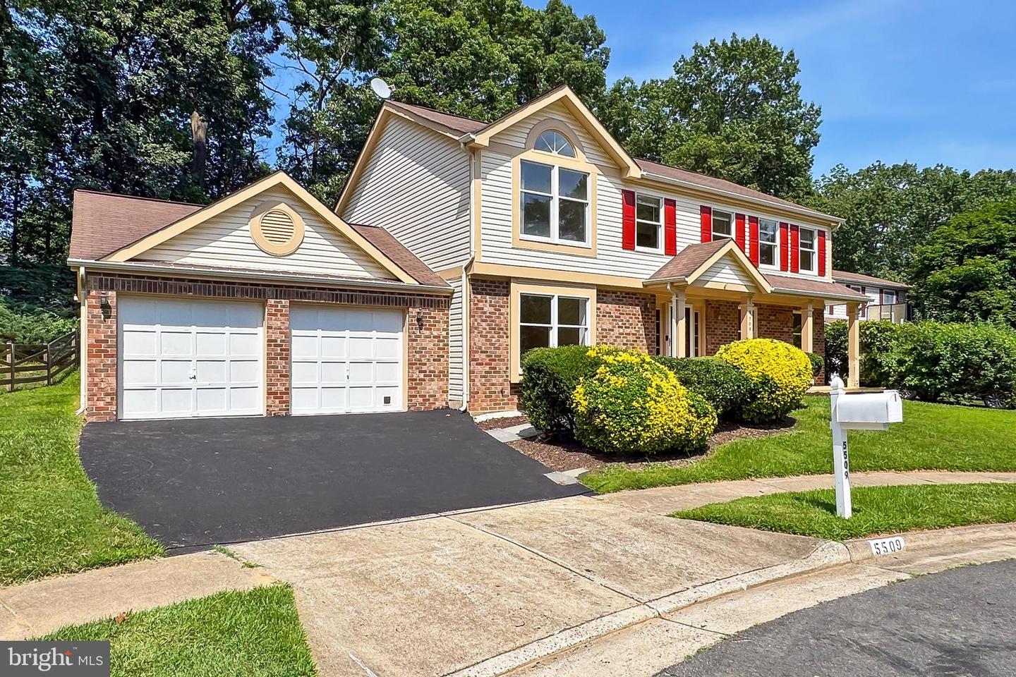 5509 YELLOW RAIL CT, FAIRFAX, Virginia 22032, 5 Bedrooms Bedrooms, ,3 BathroomsBathrooms,Residential,For sale,5509 YELLOW RAIL CT,VAFX2246474 MLS # VAFX2246474