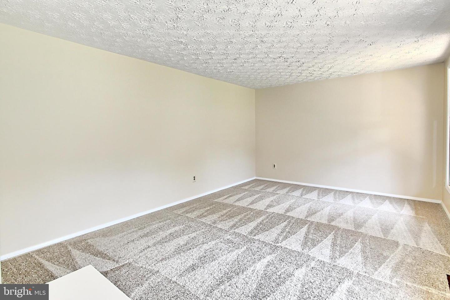 5509 YELLOW RAIL CT, FAIRFAX, Virginia 22032, 5 Bedrooms Bedrooms, ,3 BathroomsBathrooms,Residential,For sale,5509 YELLOW RAIL CT,VAFX2246474 MLS # VAFX2246474