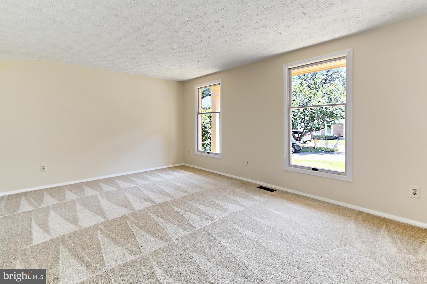 5509 YELLOW RAIL CT, FAIRFAX, Virginia 22032, 5 Bedrooms Bedrooms, ,3 BathroomsBathrooms,Residential,For sale,5509 YELLOW RAIL CT,VAFX2246474 MLS # VAFX2246474